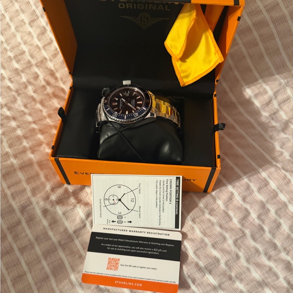 Stuhrling Original Blue and Silver Dive Watch - Picture 13 of 13